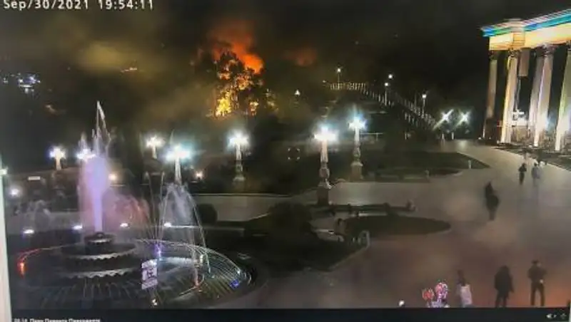 Пожар повышенного ранга - в Алматы загорелось кафе