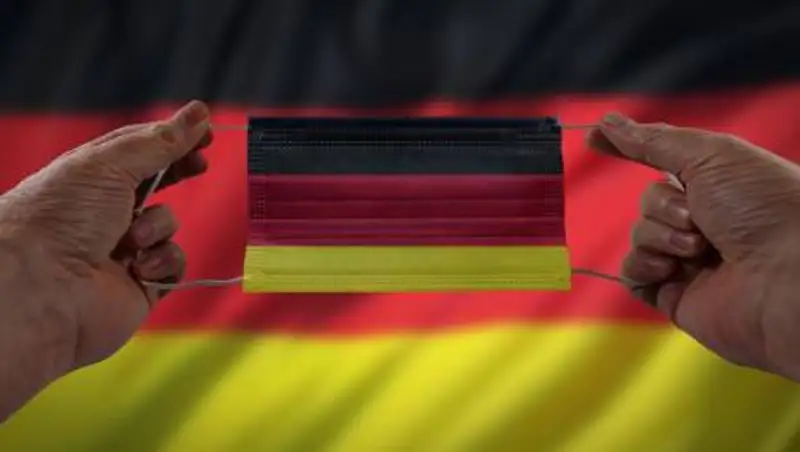 Германия поддержит бизнес при локдауне на 10 млрд евро