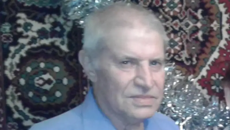 79-летний дедушка с катетером пропал в Алматы