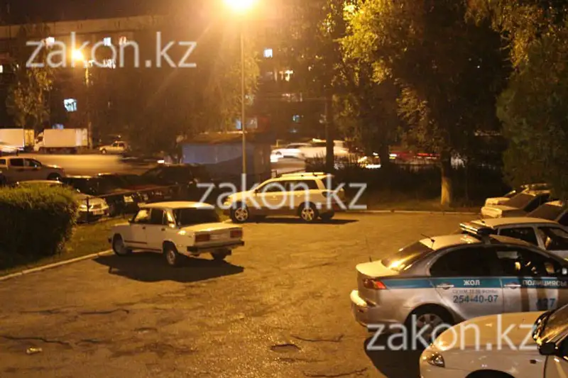 В Алматы молодые люди на «Жигулях» украли невесту (фото), фото - Новости Zakon.kz от 29.08.2013 16:01