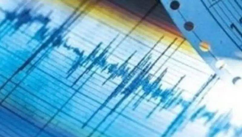 При землетрясении в Иране пострадали не менее восьми человек