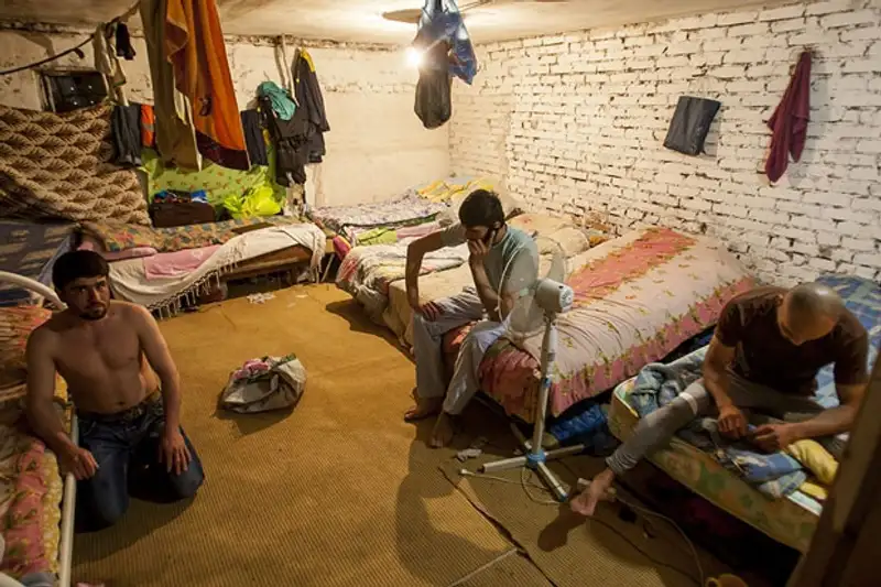 Путь гастарбайтера: от вокзала до вокзала Путь гастарбайтера: от вокзала до вокзала, фото - Новости Zakon.kz от 25.10.2013 17:25