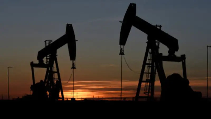 Цена июльского фьючерса нефти Brent поднялась выше 27 долларов