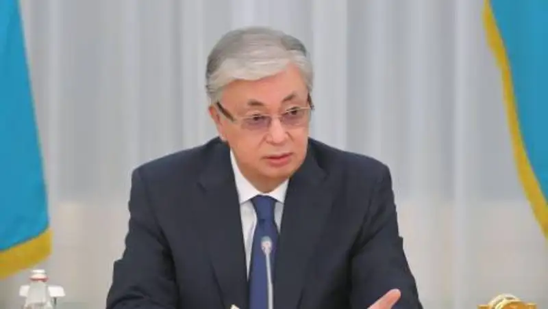 Избавляться от равнодушных чиновников рекомендовал Токаев