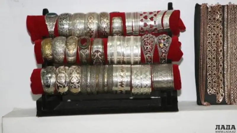 У жительницы Жанаозена украли ювелирные изделия на 700 тысяч тенге