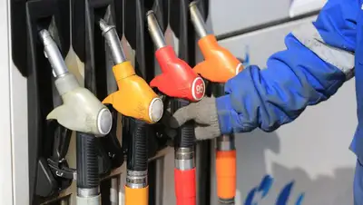 Бензин, заправка, нефтепродукты, фото - Новости Zakon.kz от 03.02.2022 13:47