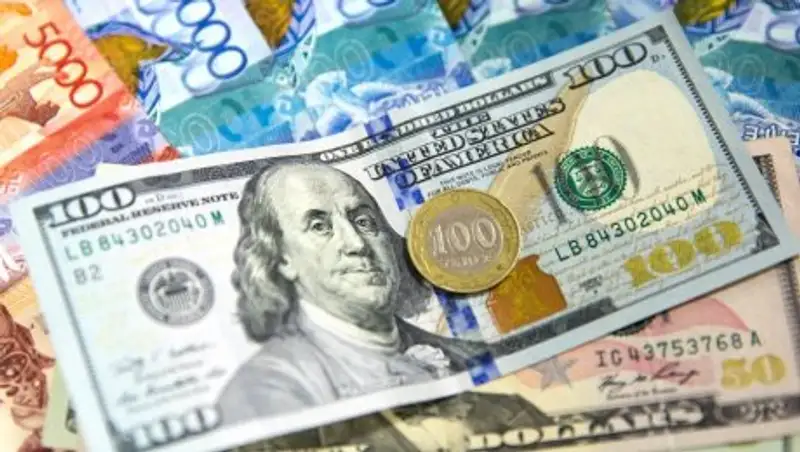 Тенге продолжает слабеть