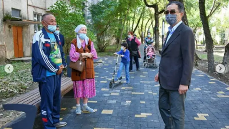 Аким Алматы ознакомился с ходом благоустройства Жетысуского района