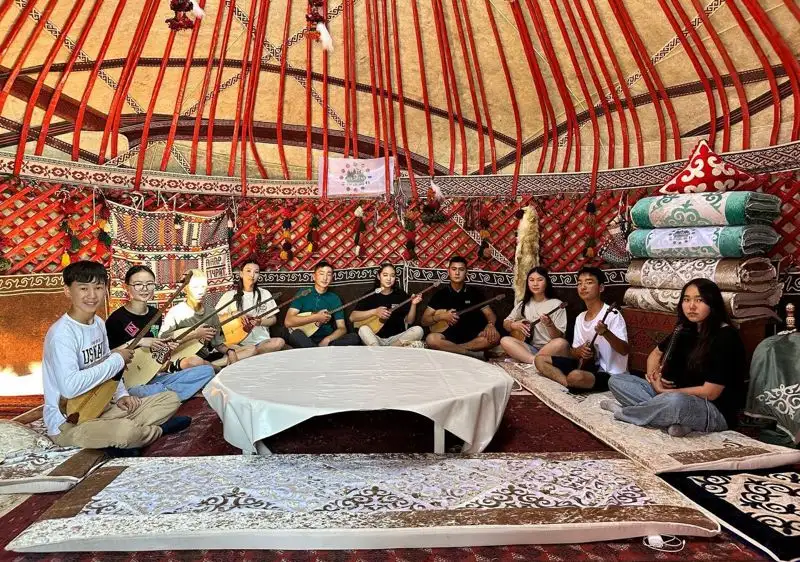 IQanat провел международный лагерь для этнических казахов из 8 стран мира, фото - Новости Zakon.kz от 18.07.2023 12:36