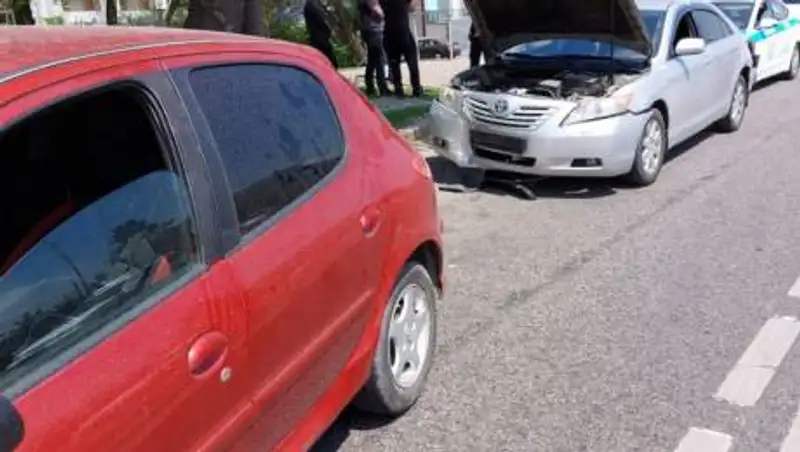 Двое детей пострадали в ДТП в Алматы