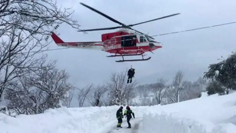 Еще пять тел нашли в заваленном лавиной отеле в Италии
