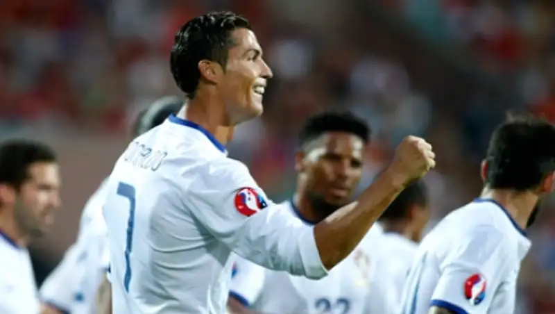 Роналду одарил сотрудников «Реала» смартфонами последней модели