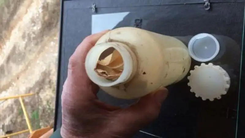 Американец получил ответ на послание в бутылке через 34 года