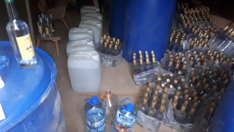 Почти 60 тысяч бутылок кустарного алкоголя уничтожили в Павлодаре