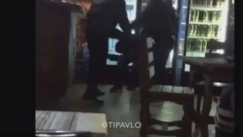 Юрист рассказал, что может грозить сотрудникам охранной фирмы, избившим посетителей кафе