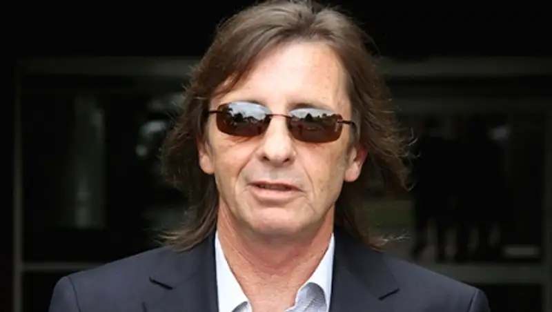 Ударник AC/DC отвергает обвинения в угрозах убийством