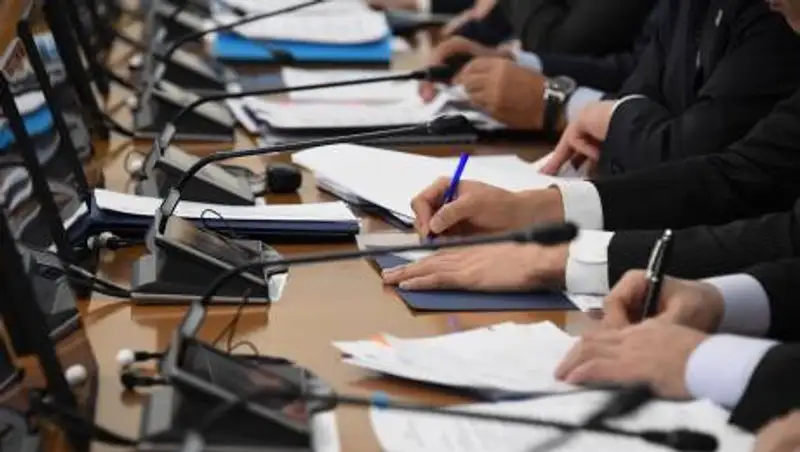 В каких случаях из резервов правительства и акиматов выделяются деньги