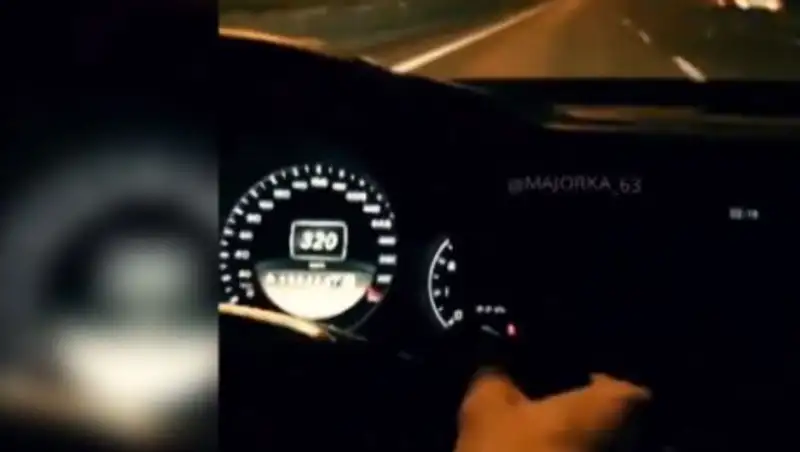 Mercedes разогнался до 320 км/ч на МКАД