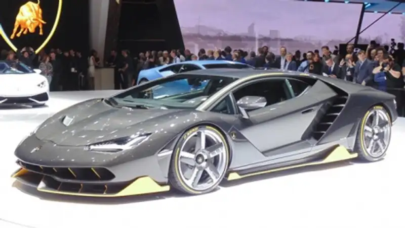 Lamborghini представила 770-сильный Centenario