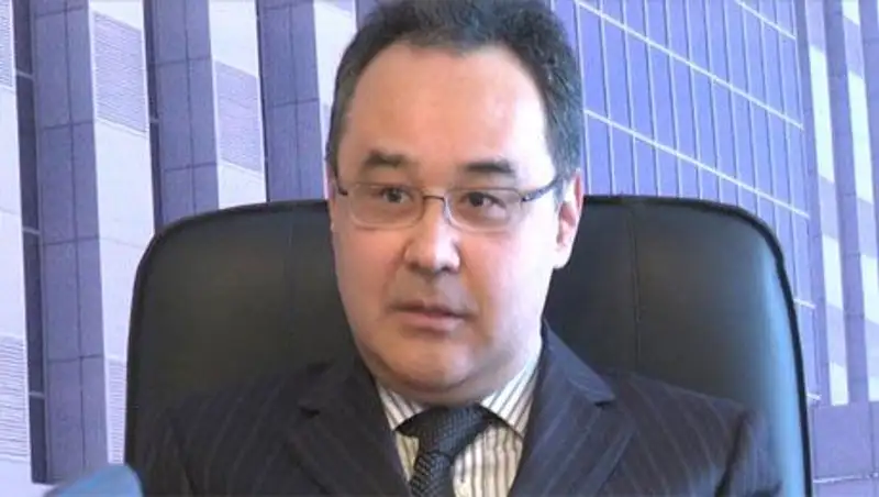 Председатель суда ЗКО посоветовал молодым судьям не покупать дорогие машины