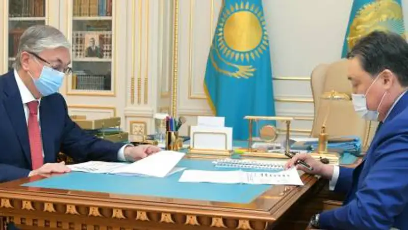 Токаев поручил урегулировать цены на строительные материалы