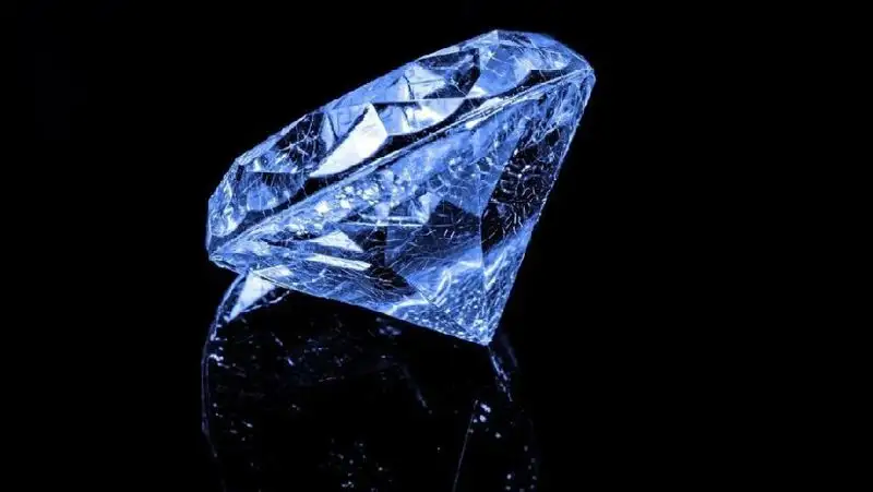 Момент кражи бриллиантов в столичном магазине попал на видео