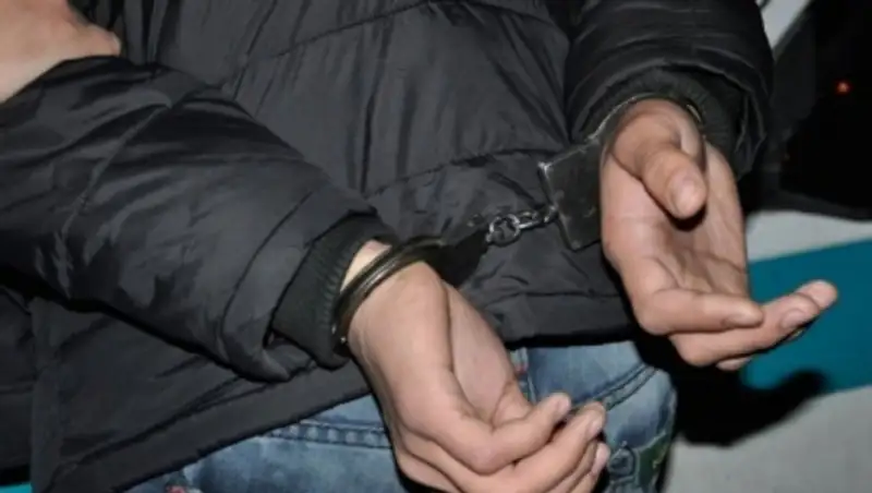 В Есике задержан мужчина, обругавший матом столичных оперативников