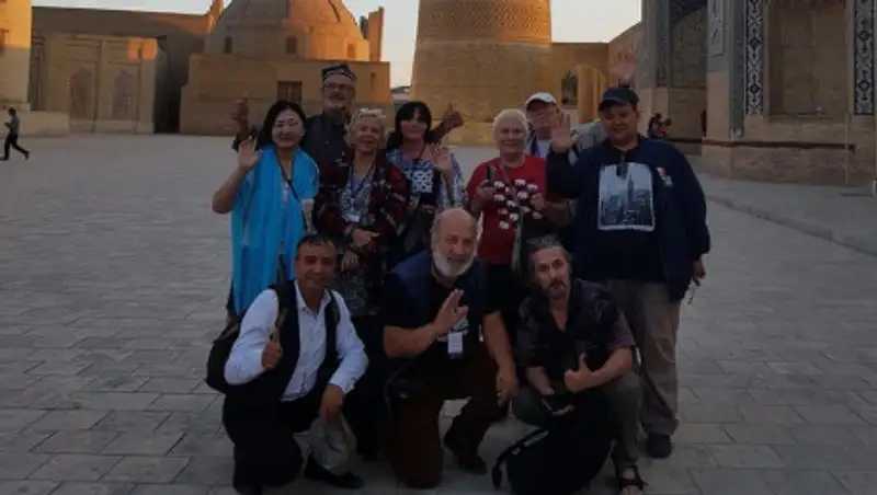 На международном слете писателей UZLAB в Узбекистане участники поддержали "Челлендж #Abai175"