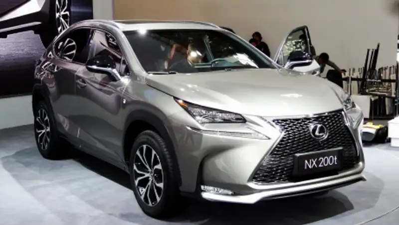 В США стартовали продажи кроссовера Lexus NX 300