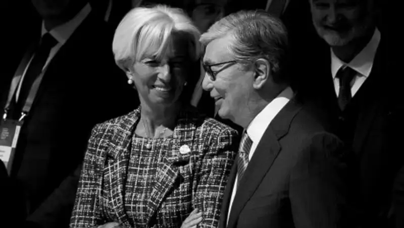 Токаев разместил фото с Кристин Лагард