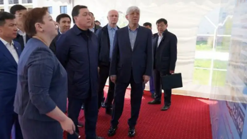 Мамин проинспектировал ход реализации крупных инфраструктурных проектов