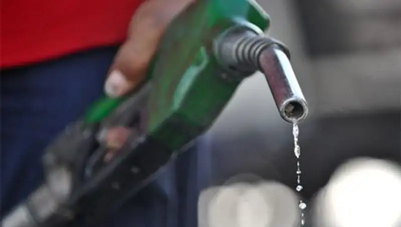 В Мангистауской области таможенника уволили за махинации с бензином