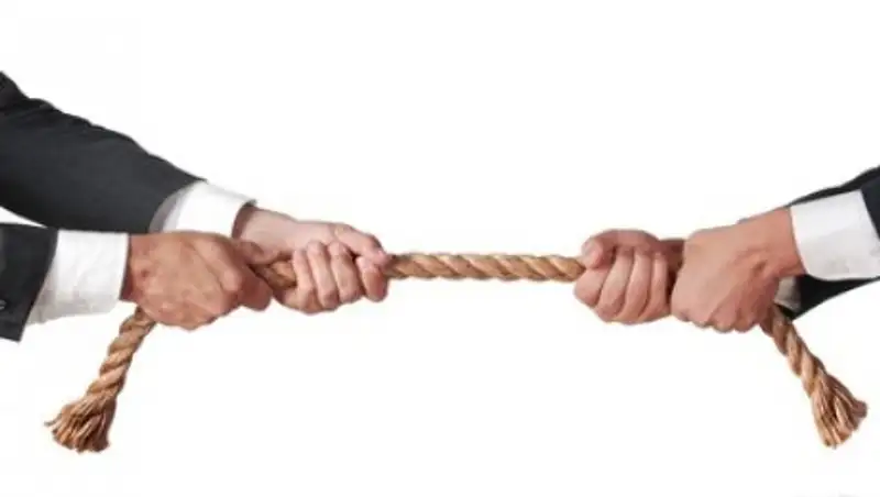 Алматыда екі &#1199;йді&#1187; т&#1201;р&#1171;ындарын аудан &#1241;кімдігі сал&#1171;ан &#1179;оршау &#1201;рыстырды