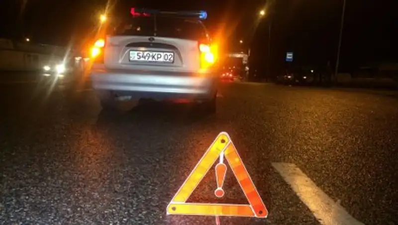 Volkswagen сбил пешехода в Алматы