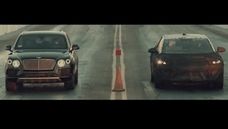 Китайский электрокар сравнили с Bentley и Ferrari