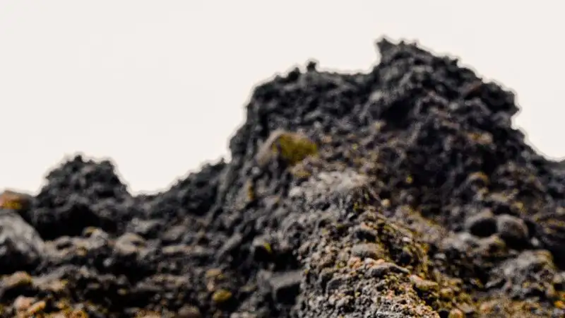 В Турции автобус с пассажирами попал под оползень