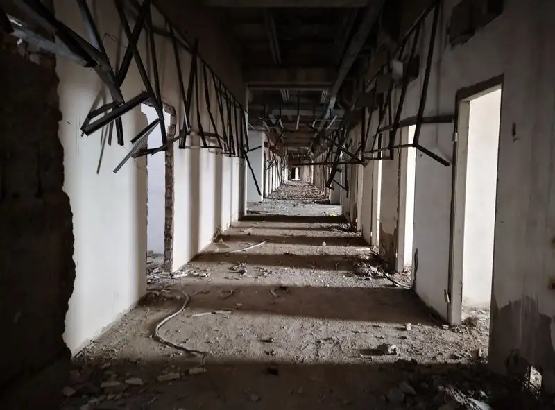 заброшенное здание тюрьмы , фото - Новости Zakon.kz от 31.01.2023 12:07