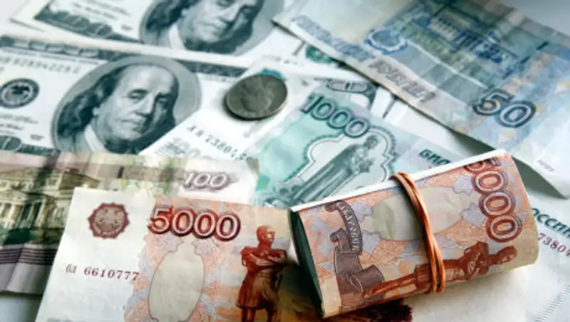 Курсы валют: рубль снова растет