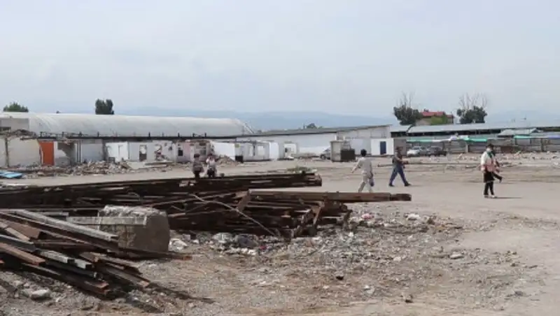 В Алматы на рынке Алтын Орда сносят торговые ряды