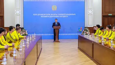 Алихан Смаилов встретился с участниками Универсиады, фото - Новости Zakon.kz от 29.08.2023 16:33