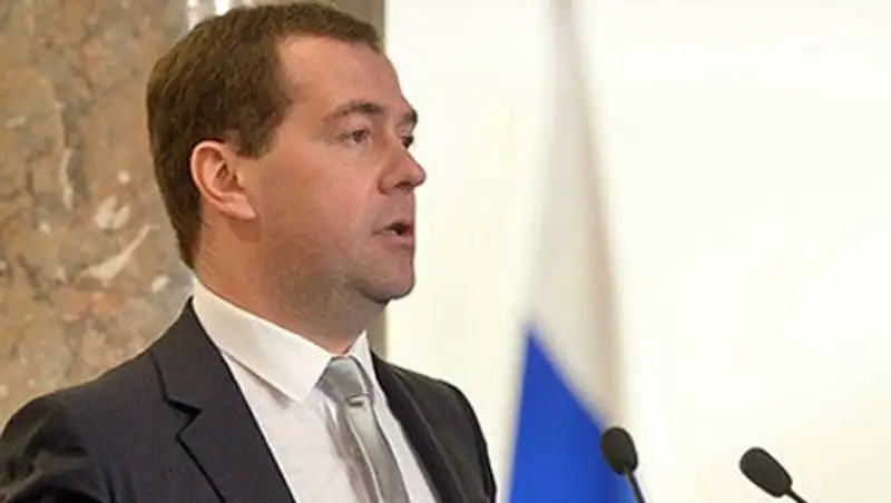 Медведев допустил возможность гражданской войны на Украине