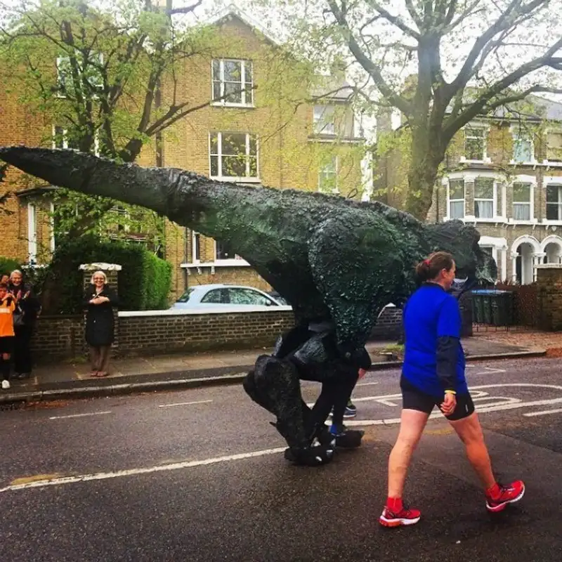 Динозавр-бродяга, фото - Новости Zakon.kz от 27.04.2015 14:30