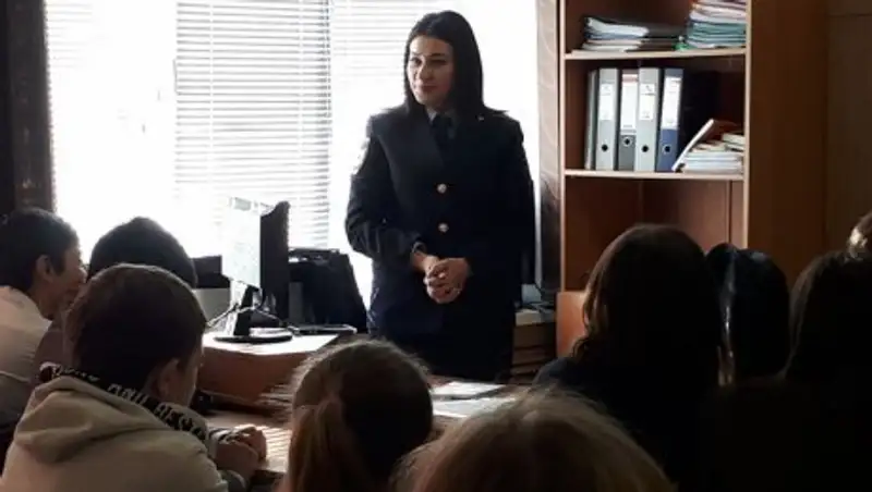 После массовой драки школьников Актобе начали проверять на холодное оружие