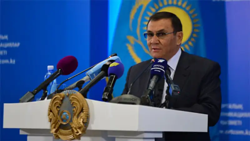 Казахстанским аграриям закончить уборку вовремя мешают погодные условия