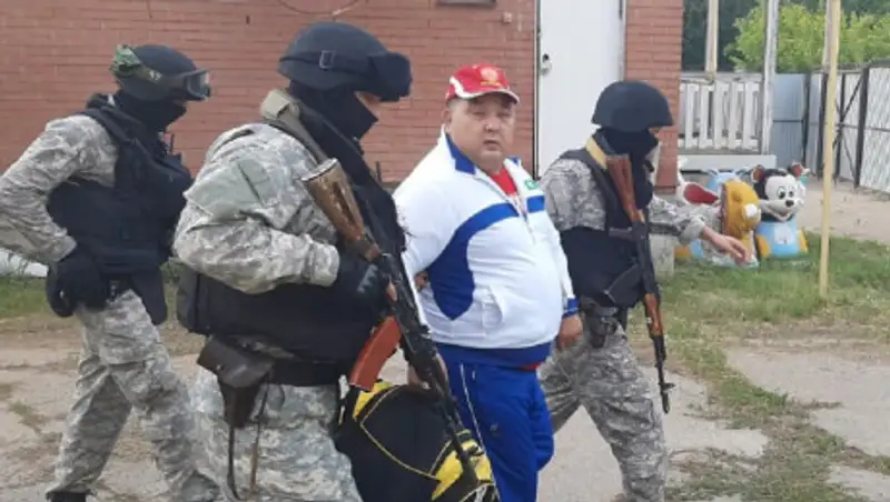 Появилось видео задержания освобожденного экс-начальника Управления спорта ЗКО