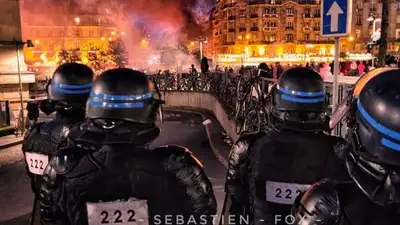 150 полицейских пострадали во время протестов во Франции , фото - Новости Zakon.kz от 24.03.2023 07:17