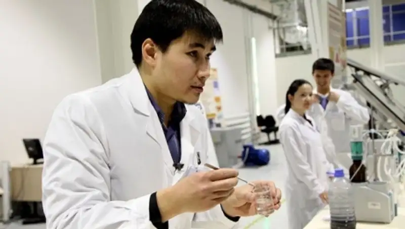 Обладателями звания «Лучший преподаватель вуза» стали 200 педагогов РК