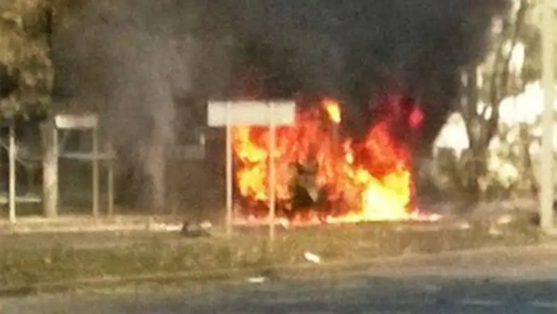 При взрыве снаряда на остановке в Донецке погибли восемь человек