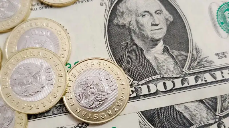 Доллар немного подешевел на торгах 11 октября