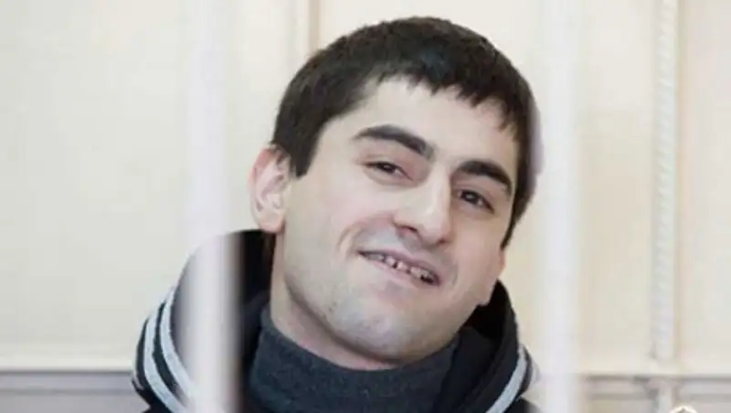 Бывшего бойца ММА осудили за убийство хоккейного болельщика